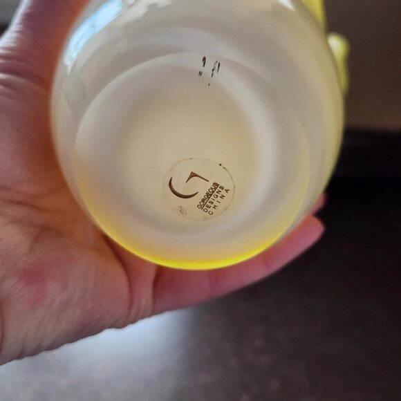 Blown Glass Ruffled Handkerchief Edge Vase White / Yellow by Gorgeous Designs - Picture 5 of 7